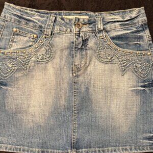 adorable y2k skirt